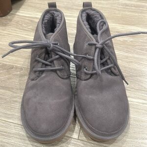 Ugg charcoal grey sneaker slippers
W size 9/M size 8
Worn once (like new/good)